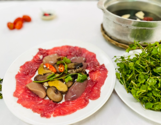 BẮP BÒ NHÚNG HUYẾT BÒ 