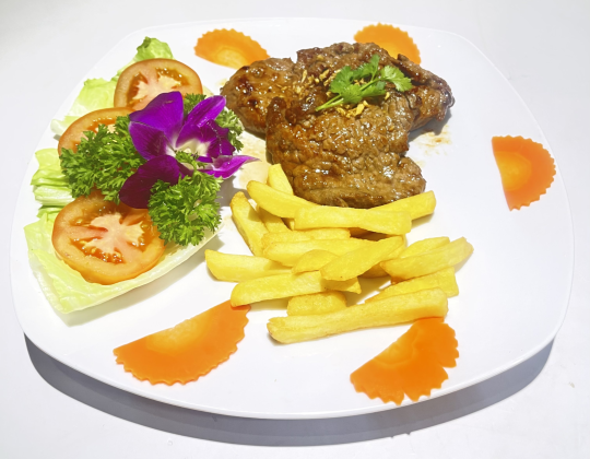 BÒ LÚC LẮC + KHOAI TÂY