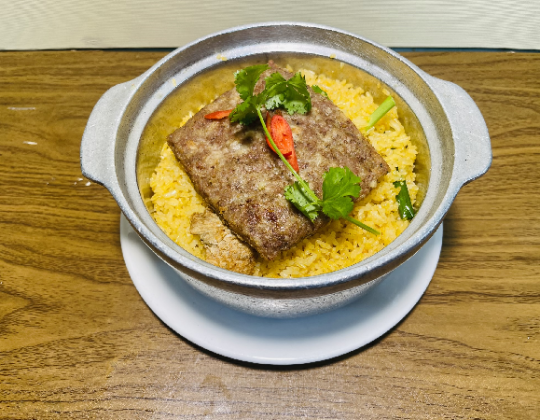 CƠM TAY CẦM CÁ MẶN